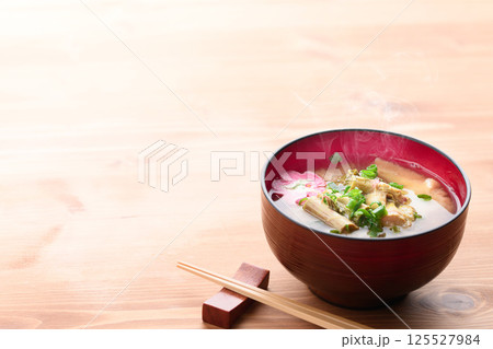 春の贅沢 イタドリのお味噌汁 125527984