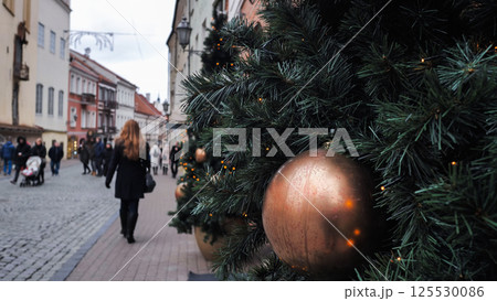 Christmas street in the European city of Lithuania. 125530086
