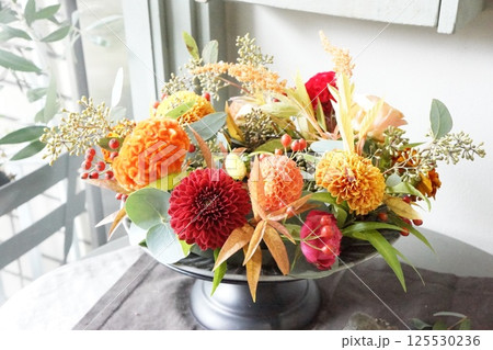 秋のテーブルリース 125530236