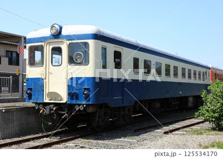 快晴の空とひたちなか海浜鉄道/阿字ヶ浦駅に保存されているキハ222（日本 茨城県ひたちなか市） 125534170