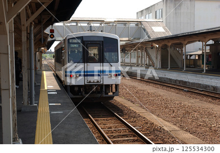 2002年当時の山陰本線江津駅 125534300