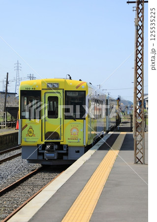 ひたちなか海浜鉄道/那珂湊駅構内で試運転中のキハ100系（日本 茨城県ひたちなか市） 125535225