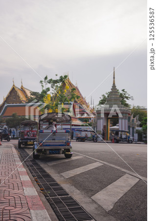 solo travel with man chilling see city life in bangkok thailand in summer season solo travel with man chilling see city life in bangkok thailand in summer season 125536587