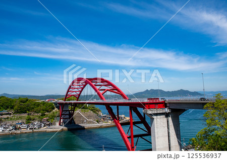 音戸ノ瀬戸に架かる日招き大橋 125536937