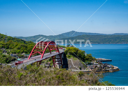 音戸ノ瀬戸に架かる日招き大橋 125536944