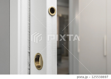 Sliding door detail 125538697