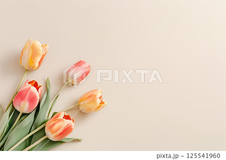 美しいチューリップの花束 125541960