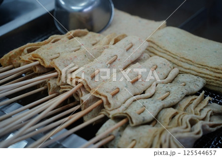 Delicious Korean Fish Cake Skewers in Broth 125544657