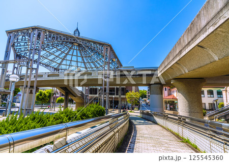 日本の横浜都市景観 横浜市営地下鉄 中川駅(東京都市大横浜キャンパス前)などを望む 日本の横浜都市景観 横浜市営地下鉄 中川駅(東京都市大横浜キャンパス前)などを望む 125545360