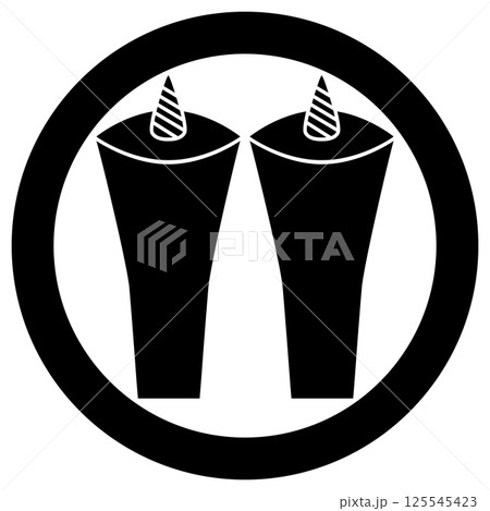 家紋です。丸に二つ蝋燭と言います。 125545423