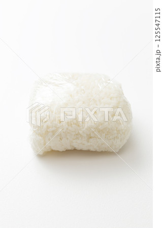 白背景に冷やご飯 125547115