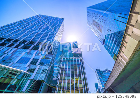 日本の東京都市景観 渋谷“東急村”のビルがスラリ…窓ガラスに映り込む渋谷アクシュ… 125548098