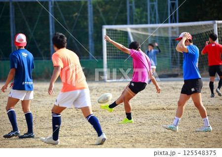 サッカー　ラグビー　クラブ　ストレッチ 125548375