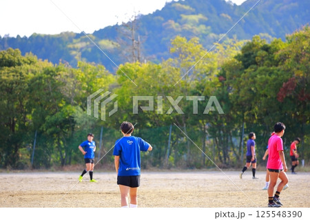 サッカー　ラグビー　クラブ　ストレッチ 125548390
