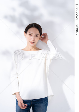 日差し ビューティー 夏 日差し ビューティー 夏 125548481