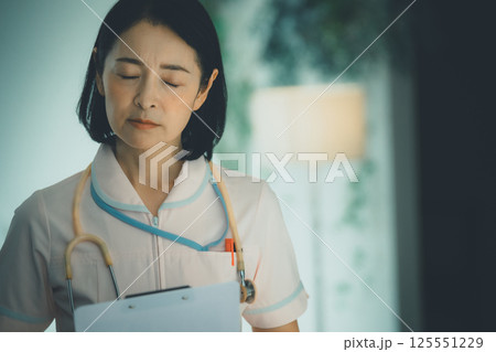 50代夜勤看護師 50代夜勤看護師 125551229