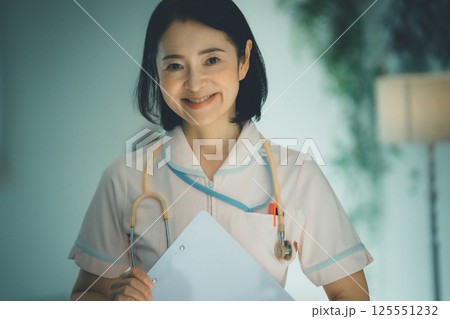 50代夜勤看護師 125551232