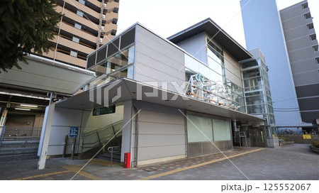 JR相模線の南橋本駅、東口から見た駅舎 125552067