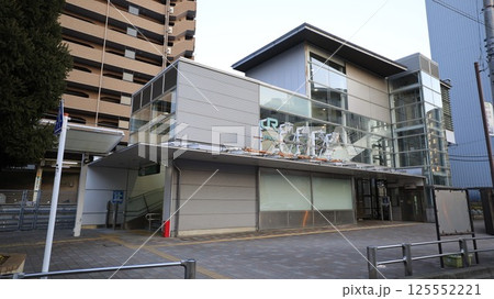 JR相模線の南橋本駅、西口から見た駅舎 JR相模線の南橋本駅、西口から見た駅舎 125552221