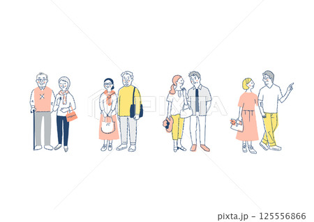 一緒に歩いているシニアカップル4組　　セット 125556866
