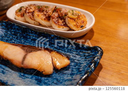 焼き大根と魚の和風定食ごはん 焼き大根と魚の和風定食ごはん 125560118