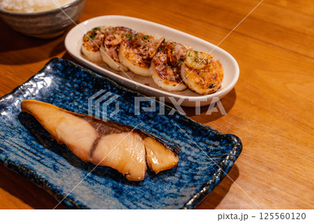 焼き大根と魚の和風定食ごはん 焼き大根と魚の和風定食ごはん 125560120