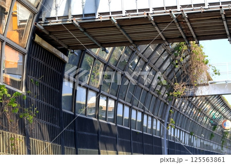 高速道路の防音壁(京葉道路) 高速道路の防音壁(京葉道路) 125563861