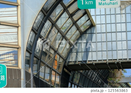 高速道路の防音壁(京葉道路) 高速道路の防音壁(京葉道路) 125563863