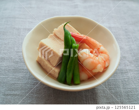 高野豆腐と海老の煮物 高野豆腐と海老の煮物 125565121