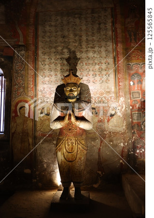 【スリランカ】ダンブッラ石窟寺院 【スリランカ】ダンブッラ石窟寺院 125565845