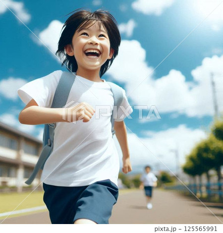 笑顔で登校 125565991