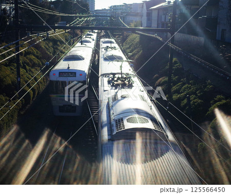 井の頭線富士見ヶ丘から見る電車 井の頭線富士見ヶ丘から見る電車 125566450