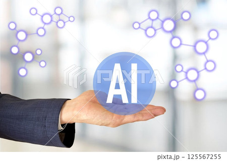ビジネスマンの手のひらにAI ビジネスマンの手のひらにAI 125567255