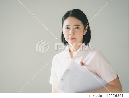50代看護師 125568614
