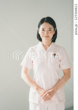 50代看護師 125568621