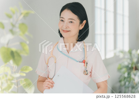 50代看護師 125568628