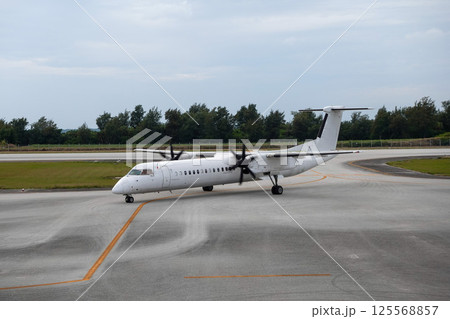 デ・ハビランド・カナダ DHC-8 デ・ハビランド・カナダ DHC-8 125568857