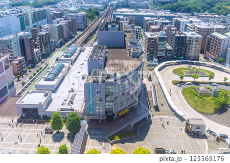 日本の横浜都市景観 センター北駅などを望む 125569176