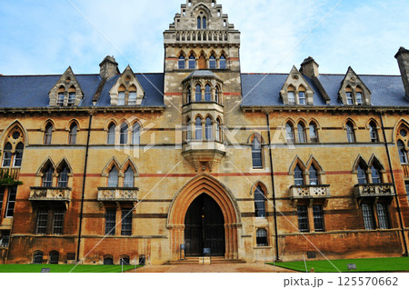 Traditional architecture in Oxford, England 125570662