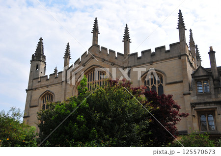 Traditional architecture in Oxford, England 125570673