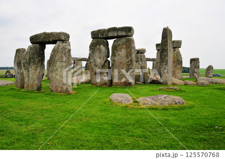 the famous Stonehenge in Britain 125570768