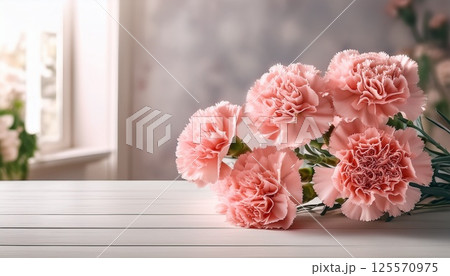 ピンク色のカーネーションの花束2 125570975