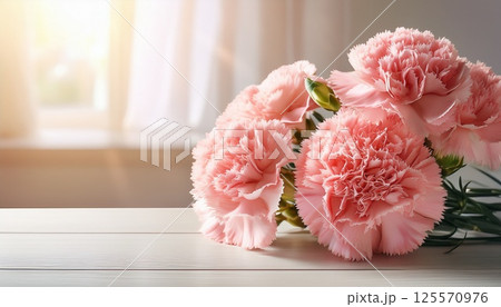 ピンク色のカーネーションの花束1 125570976