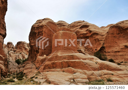 Ruins of ancient temples in Petra, Jordan 125571460