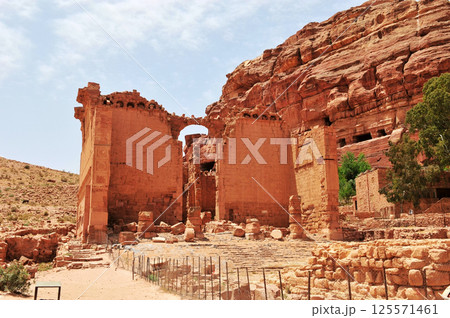 Ruins of ancient temples in Petra, Jordan 125571461