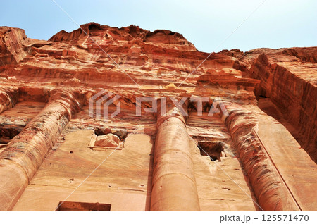 Ruins of ancient temples in Petra, Jordan 125571470