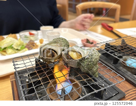 サザエの壺焼き 125572046