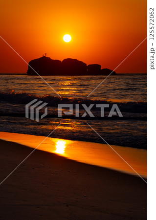 白兎海岸の淤岐ノ島 鳥取県鳥取市白兎 白兎海岸の淤岐ノ島 鳥取県鳥取市白兎 125572062