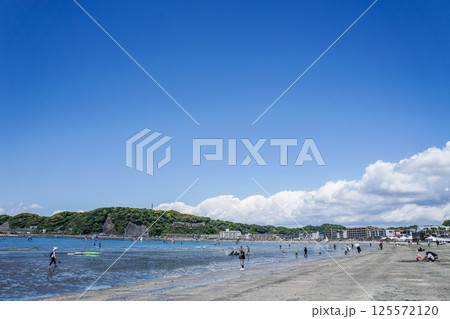 神奈川県の逗子海岸 125572120