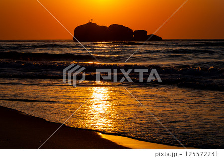 白兎海岸の淤岐ノ島 鳥取県鳥取市白兎 白兎海岸の淤岐ノ島 鳥取県鳥取市白兎 125572231